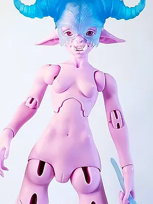 Misterminou Dolls MSD Zorgah in pink resin with blue helmet & axe