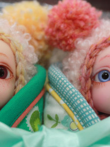 Shoohoo Doll Pair