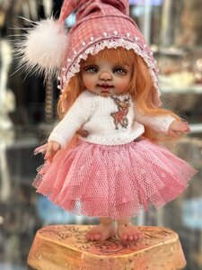 Кукла в розовом